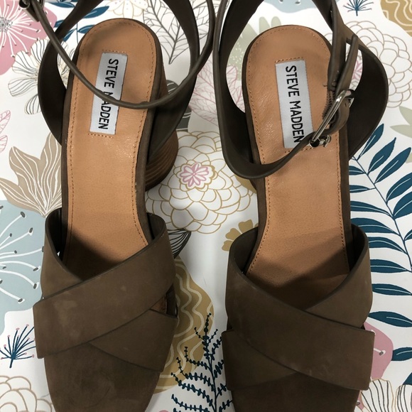 Brown Heels - Picture 2 of 5